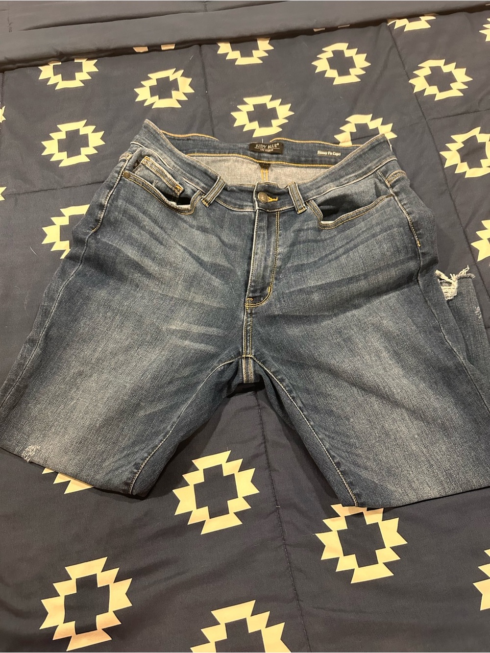 Judy Blue Distressed Cropped Jeans - Medium Blue Wash - Picture 4 of 4